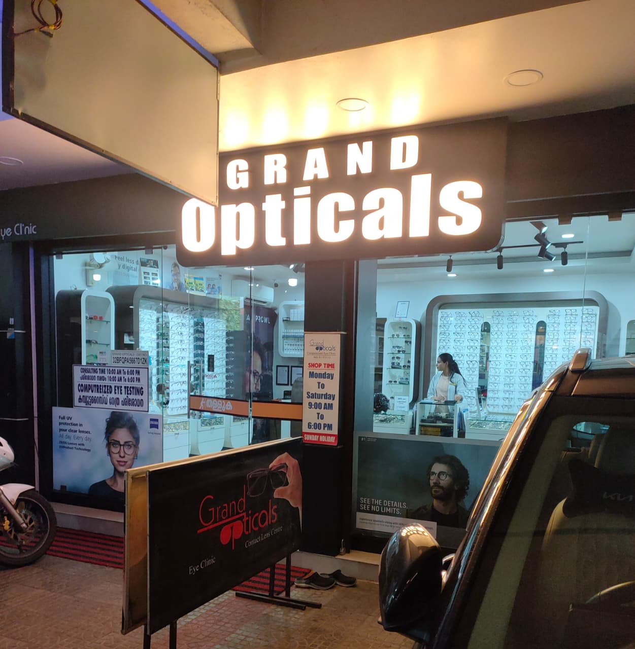 GRAND OPTICALS,PAZHAYANGADI